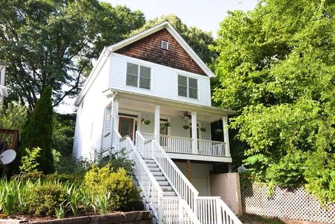 Homes For Rent - 1199 Foster Place<br/> Atlanta, GA 30318