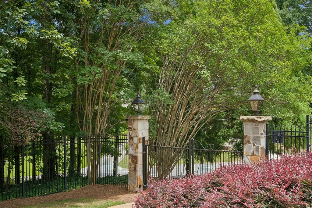 72 Blackland Road NW