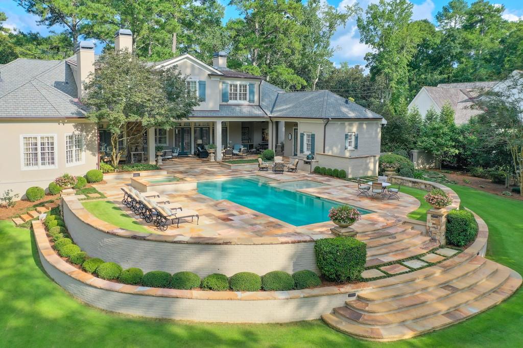 2954 Ridgewood Road NW