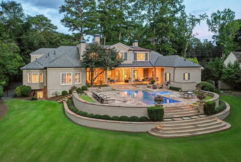 2954 Ridgewood Road NW