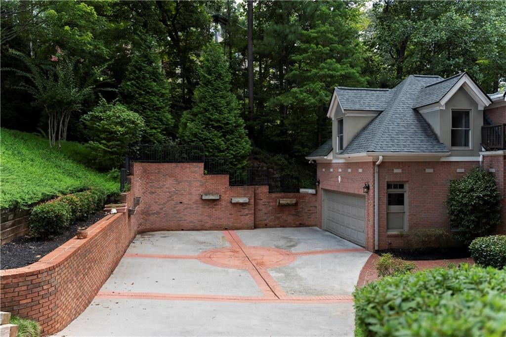 27 Wing Mill Road