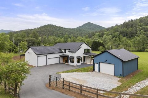 94 Tuckaluge Creek Clayton GA 30525