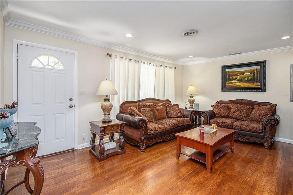 111 Lewis Drive SE