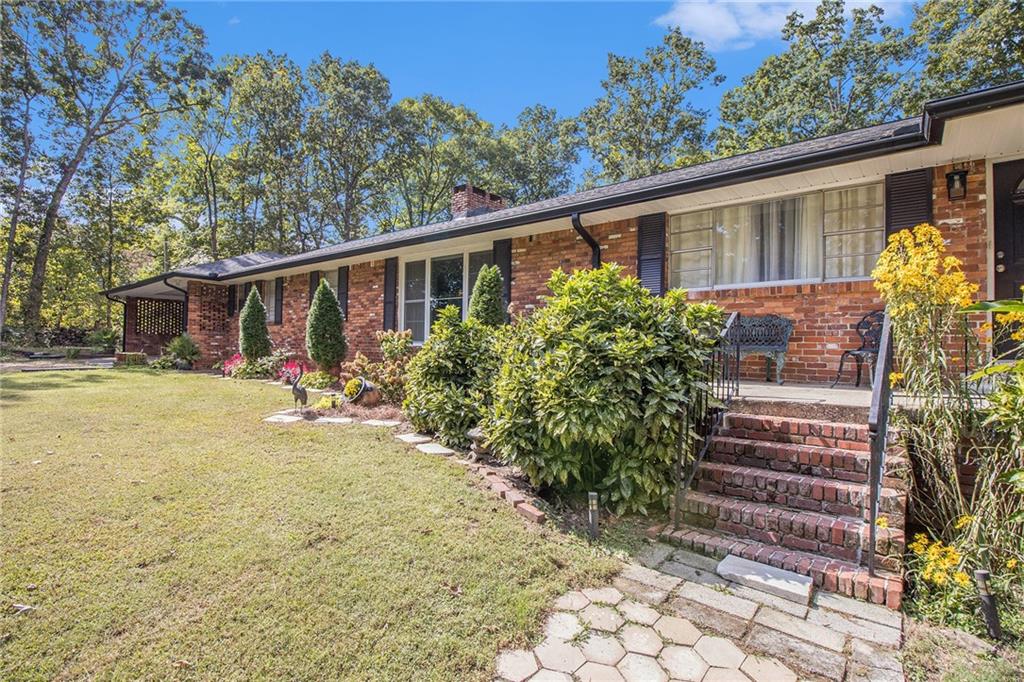 111 Lewis Drive SE