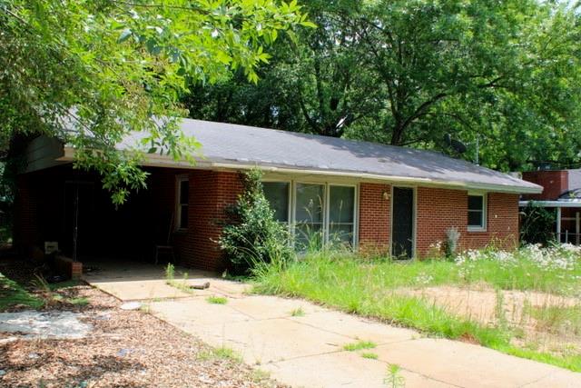 Photo 2 of 10 of 2318 Beatrice Avenue house