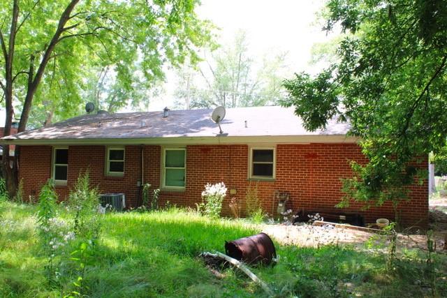 Photo 9 of 10 of 2318 Beatrice Avenue house