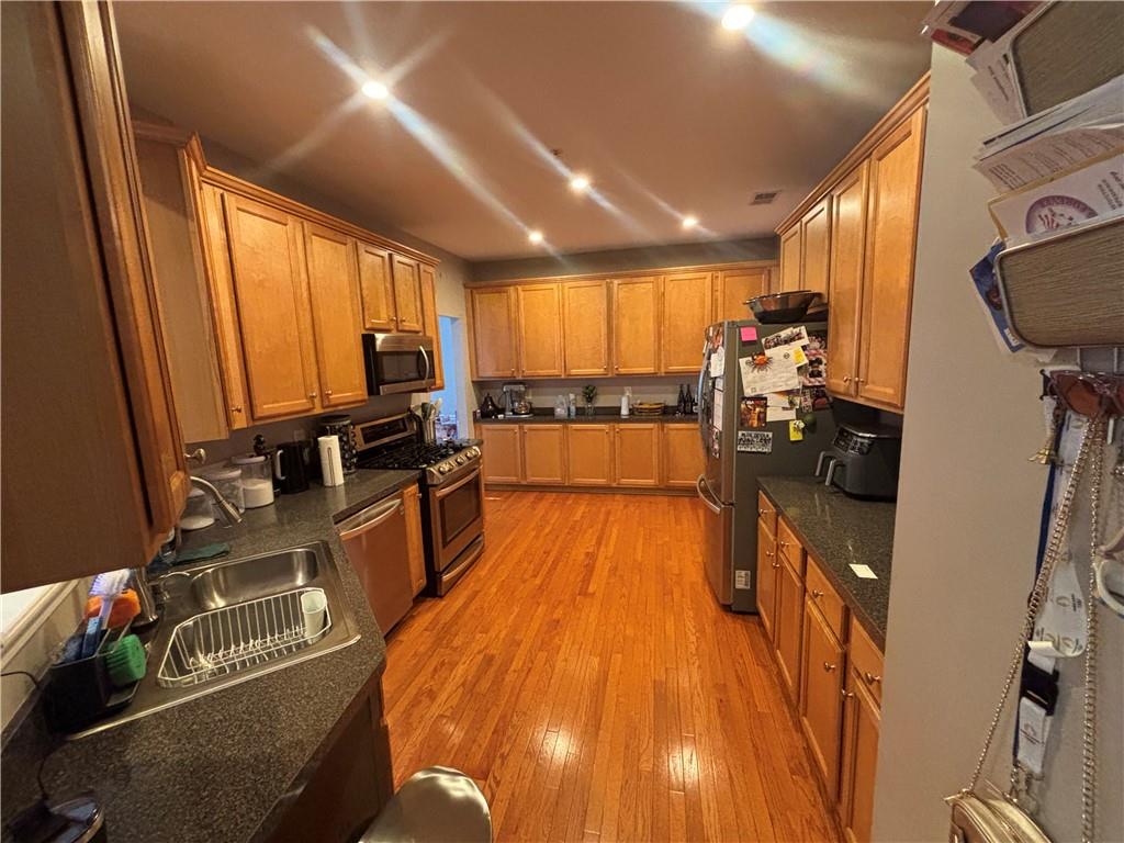 1048 Brownstone Drive 3