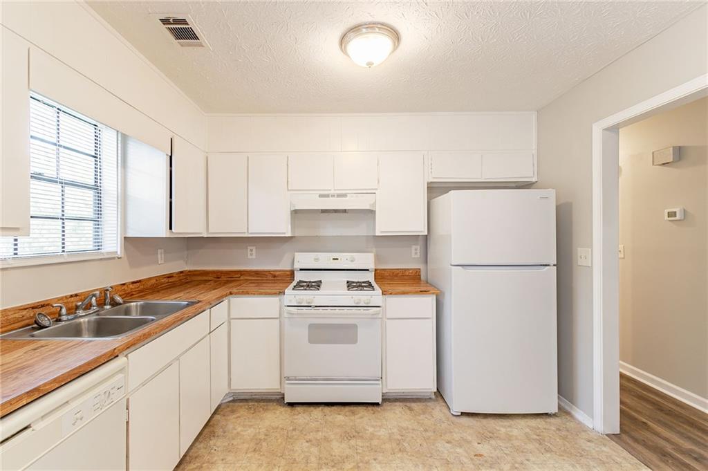 1803 Gingham Court, Lithonia, Georgia image 4
