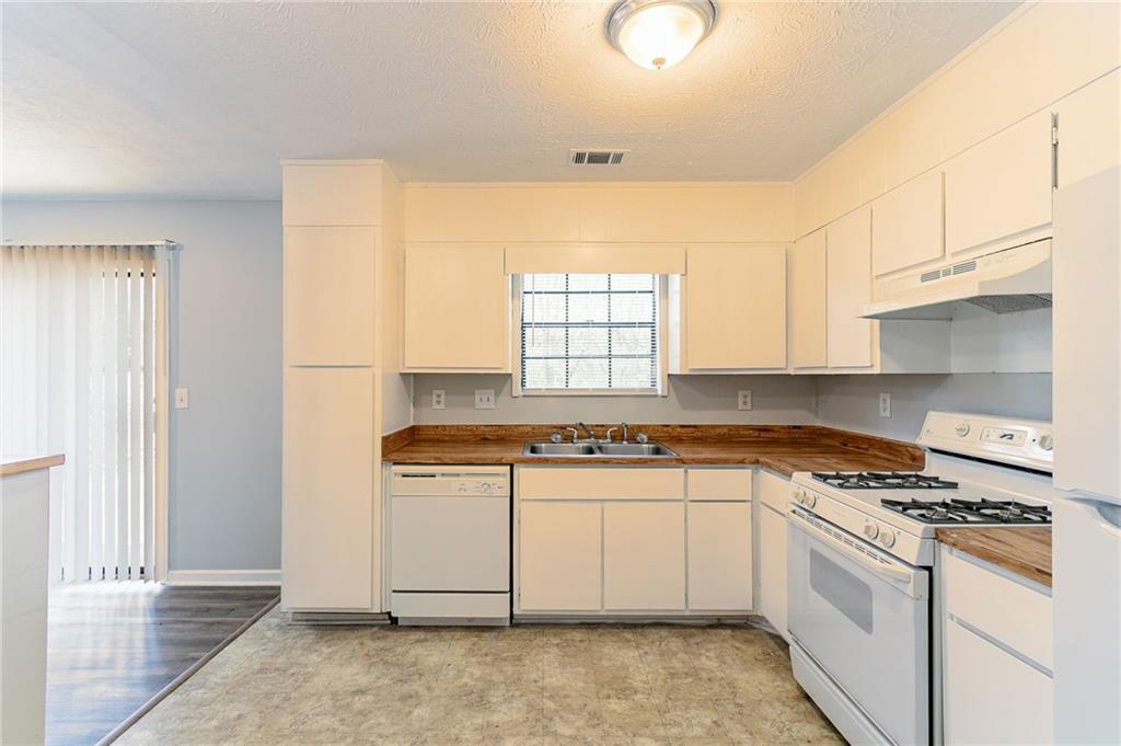 1803 Gingham Court, Lithonia, Georgia image 5
