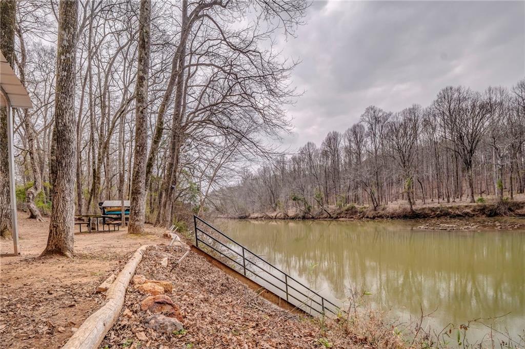 42 River Oaks Drive SW