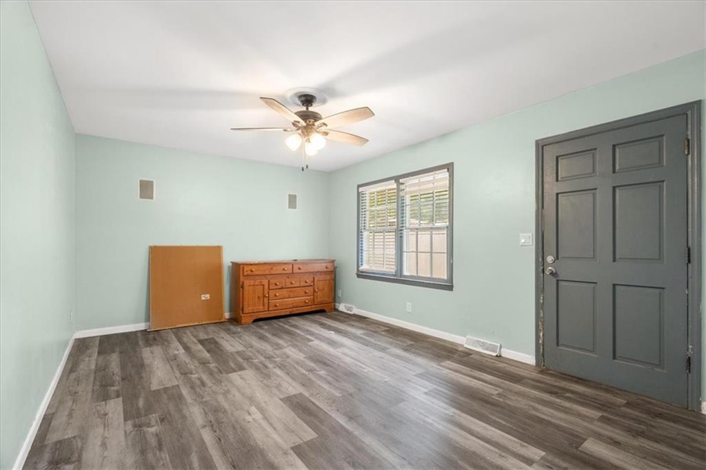 126 Kinman Road SW
