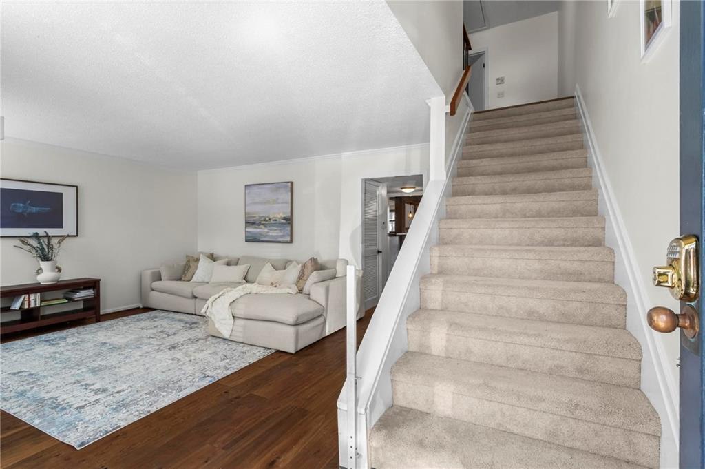 1028 Riverbend Club Drive SE