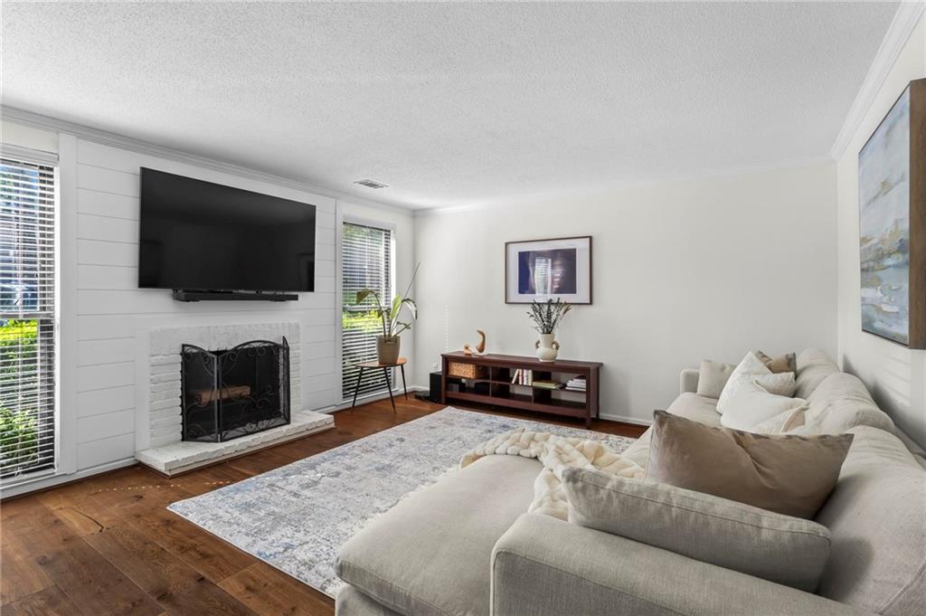1028 Riverbend Club Drive SE