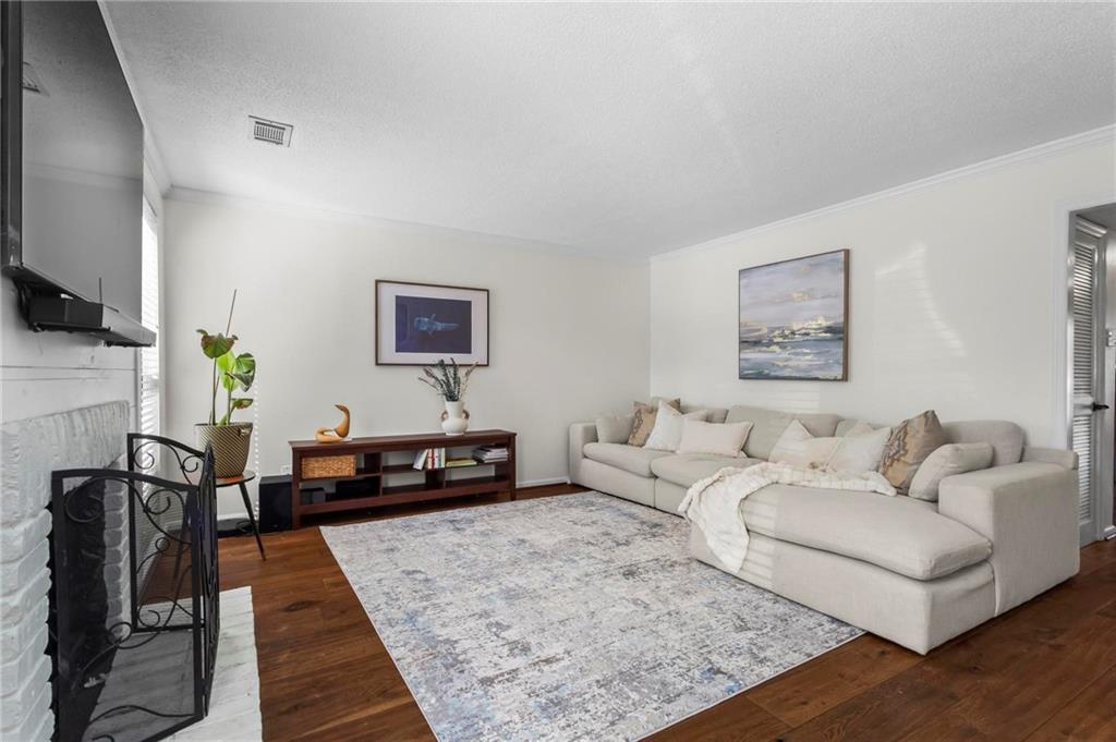 1028 Riverbend Club Drive SE