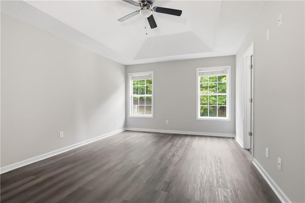 36 Elmwood Place NE