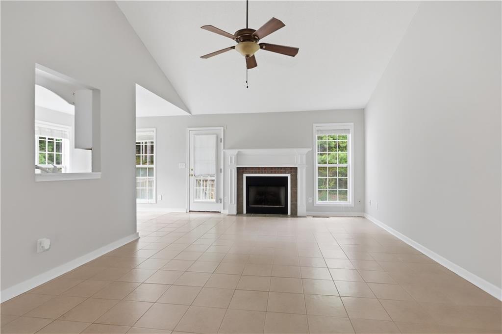 36 Elmwood Place NE