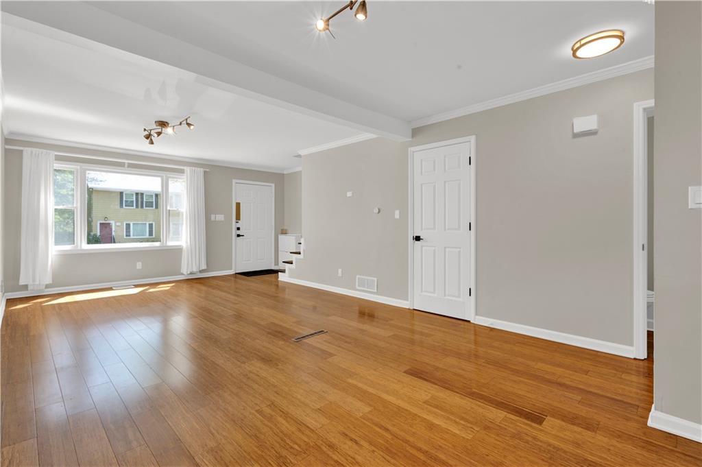 4 Holly Downs Court NW