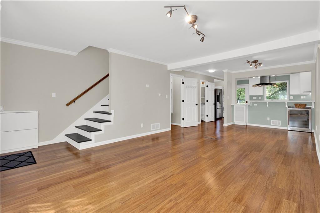 4 Holly Downs Court NW