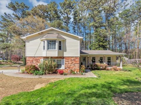 Photo of 5221 La Paloma Drive SW, Lilburn, GA 30047 (MLS # 7543728)