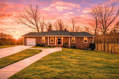 Homes For Sale - 581 Roberts Ridge Road<br/> Ellijay, GA 30540