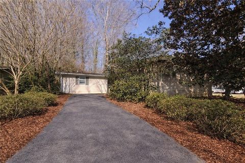 Photo of 1845 Delphine Drive Dr, Decatur, GA 30032 (MLS # 7734392)