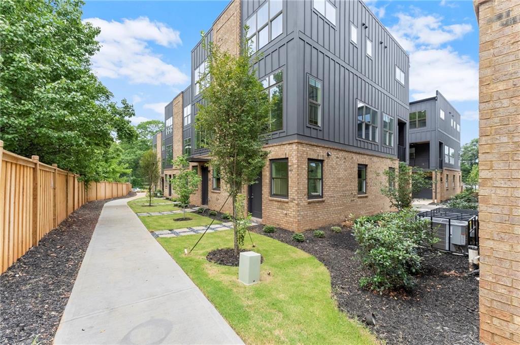 1125 Knight Walk