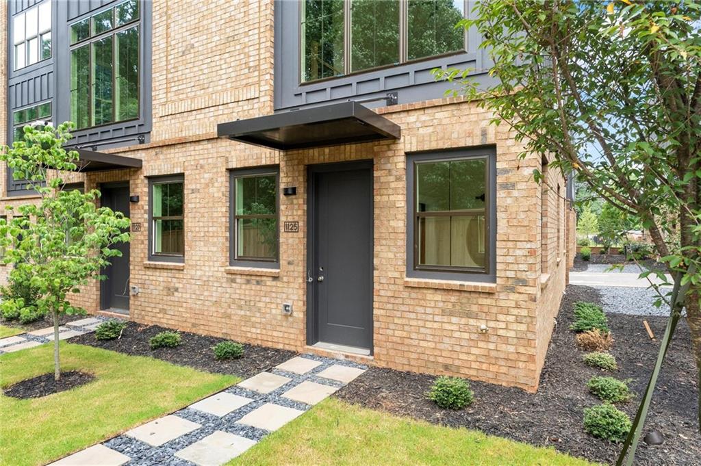 1125 Knight Walk
