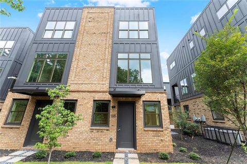 1125 Knight Walk Atlanta GA 30318