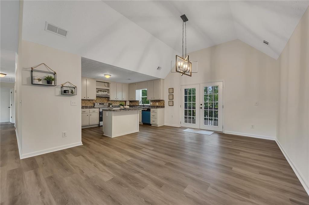 4618 Barkley Drive, Acworth, Georgia image 12