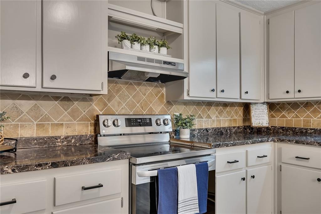 4618 Barkley Drive, Acworth, Georgia image 16
