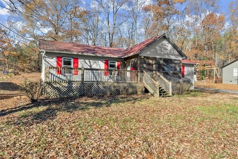 A home in Adairsville