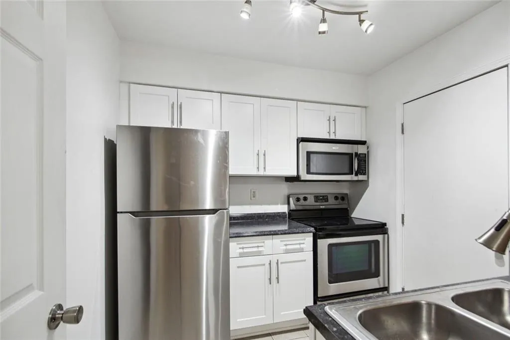 Atlanta, Georgia 30318, United States, 1 Bedroom Bedrooms, ,1 BathroomBathrooms,Residential,Active,236199