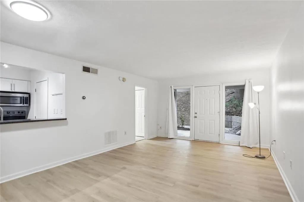 Atlanta, Georgia 30318, United States, 1 Bedroom Bedrooms, ,1 BathroomBathrooms,Residential,Active,236199