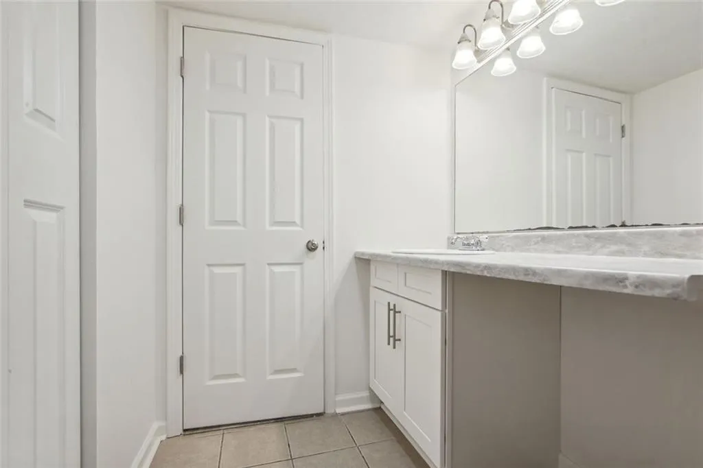 Atlanta, Georgia 30318, United States, 1 Bedroom Bedrooms, ,1 BathroomBathrooms,Residential,Active,236199