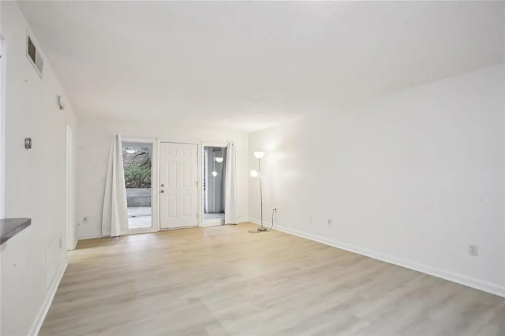 Atlanta, Georgia 30318, United States, 1 Bedroom Bedrooms, ,1 BathroomBathrooms,Residential,Active,236199