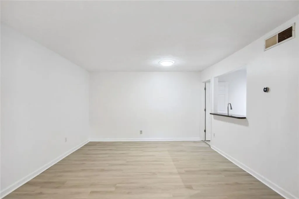 Atlanta, Georgia 30318, United States, 1 Bedroom Bedrooms, ,1 BathroomBathrooms,Residential,Active,236199