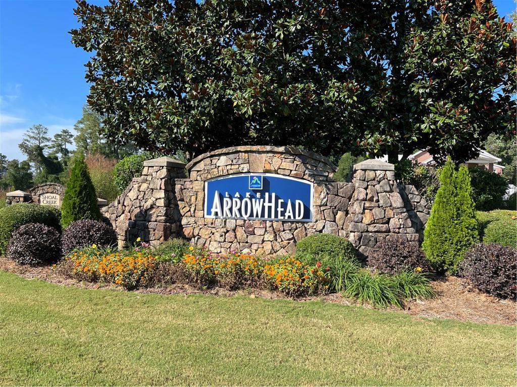 Gated Lake and Golf Community