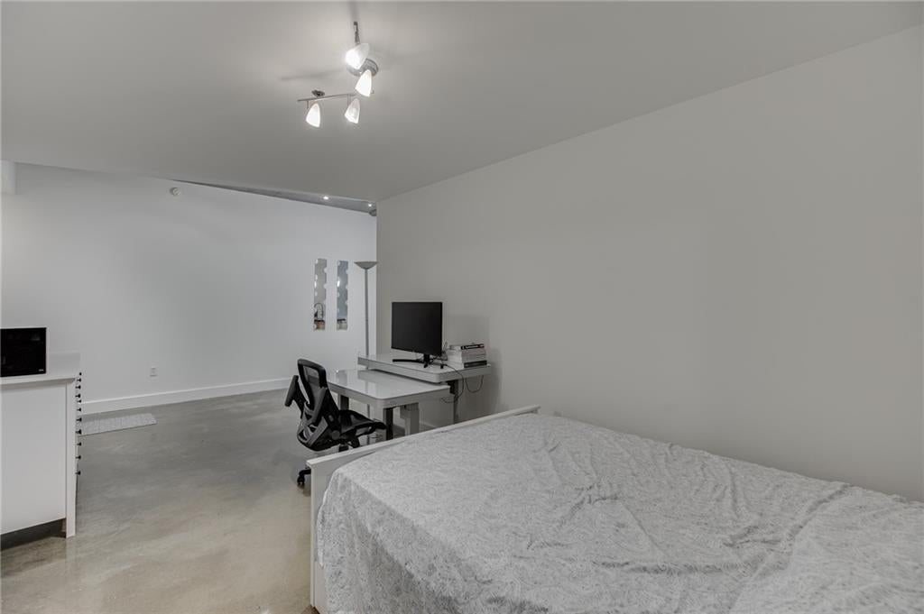 845 Spring Street NW 127