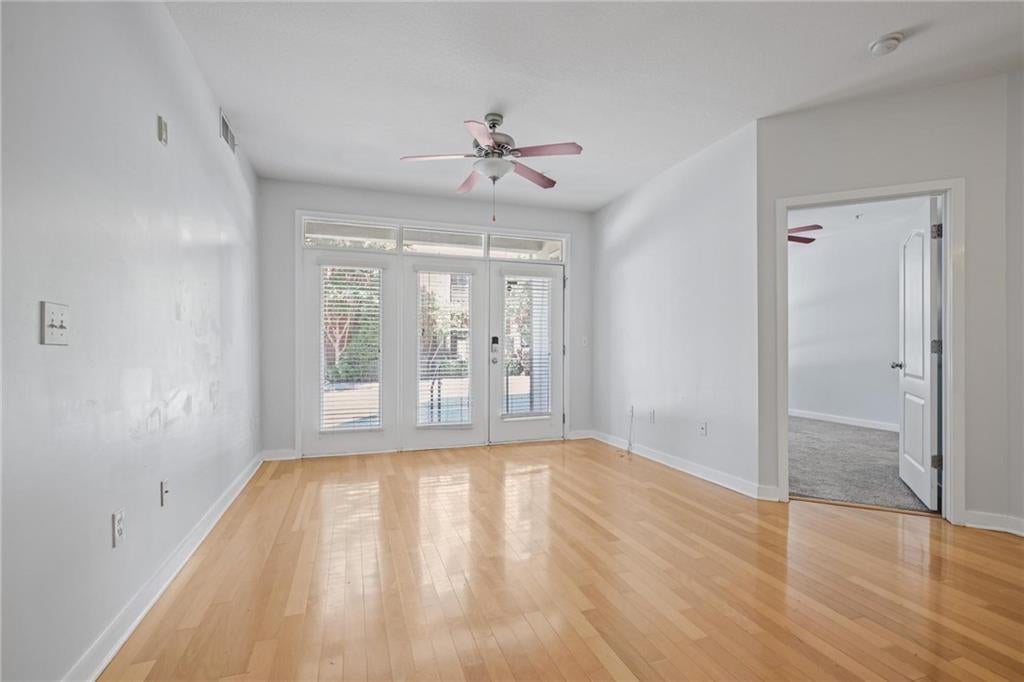 390 17th Street NW 2001