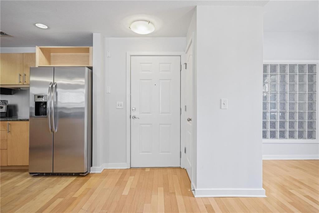 390 17th Street NW 2001