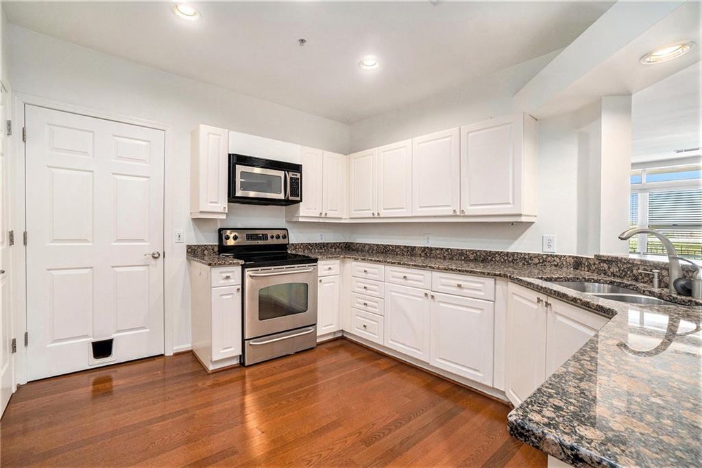 3334 Peachtree Road NE 908