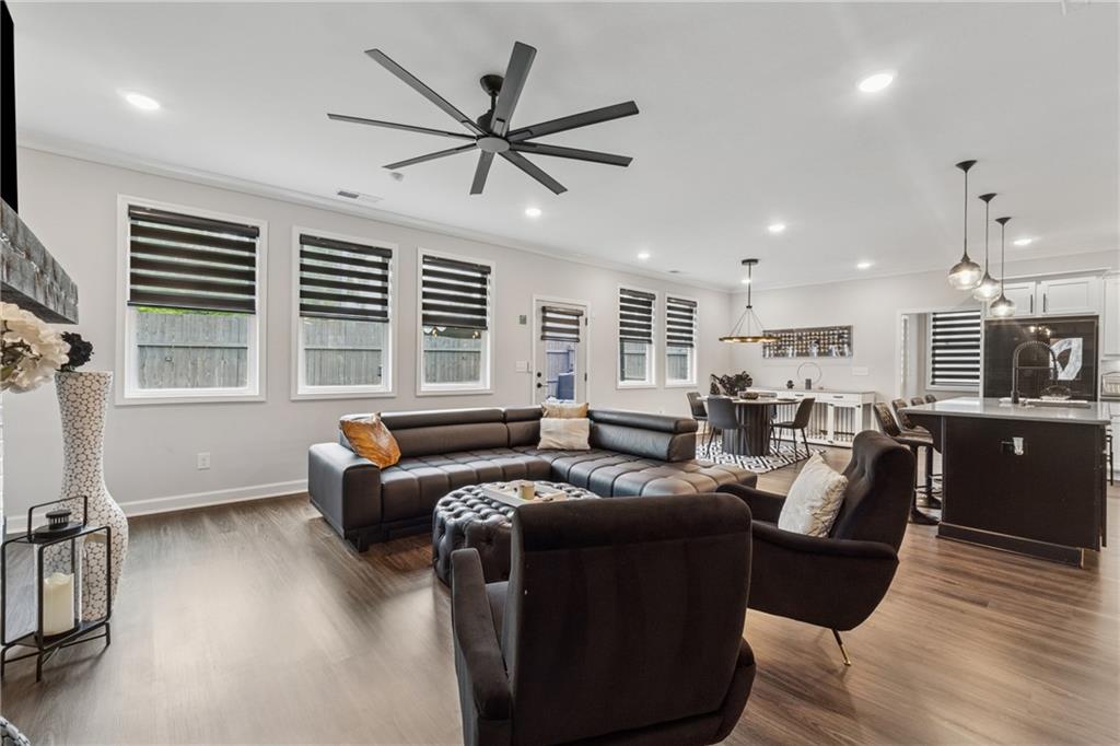 3638 Silvery Way