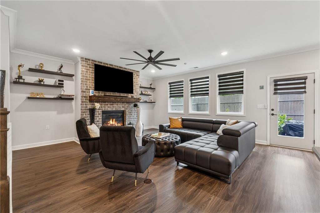 3638 Silvery Way