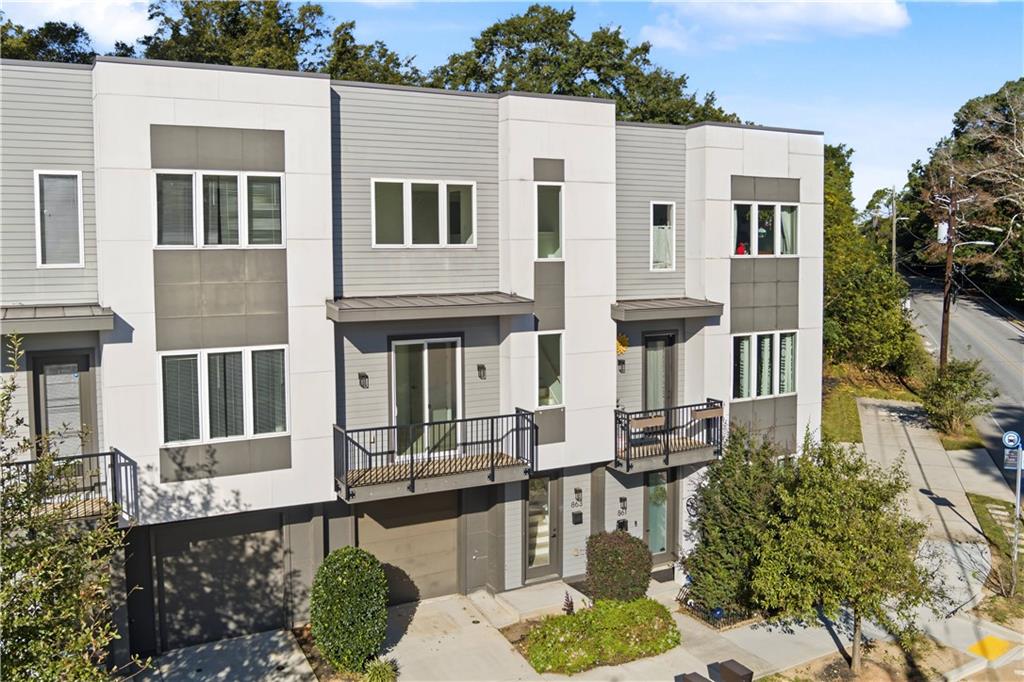 863 Cavanaugh Avenue SE