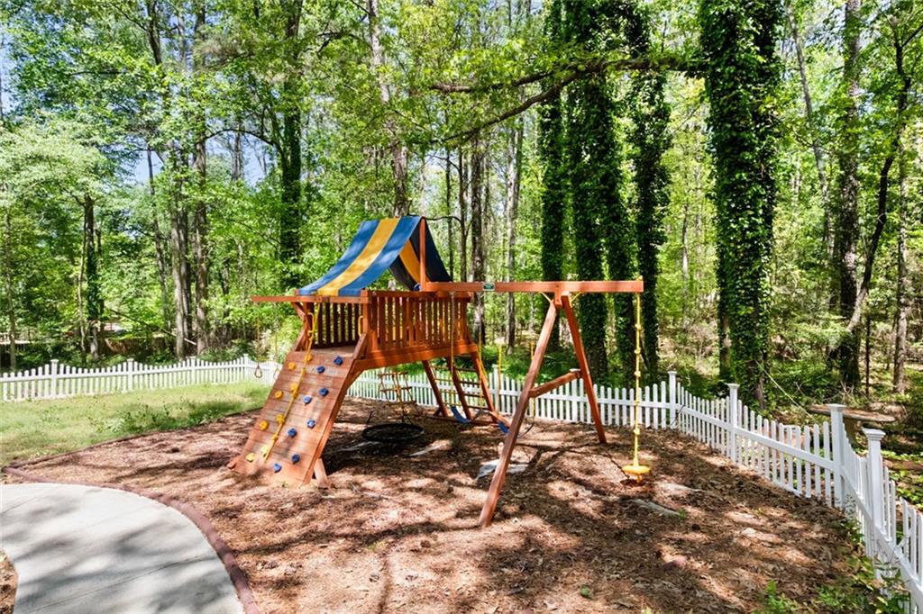1326 Janmar Road, Snellville, Georgia image 4