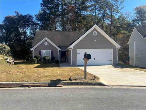 Townhouse For Sale - 5490 Twin Lakes Drive #1<br/> College Park, GA 30349