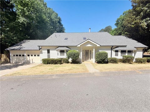 Homes For Sale - 2988 Chipmunk Trail<br/> Marietta, GA 30067