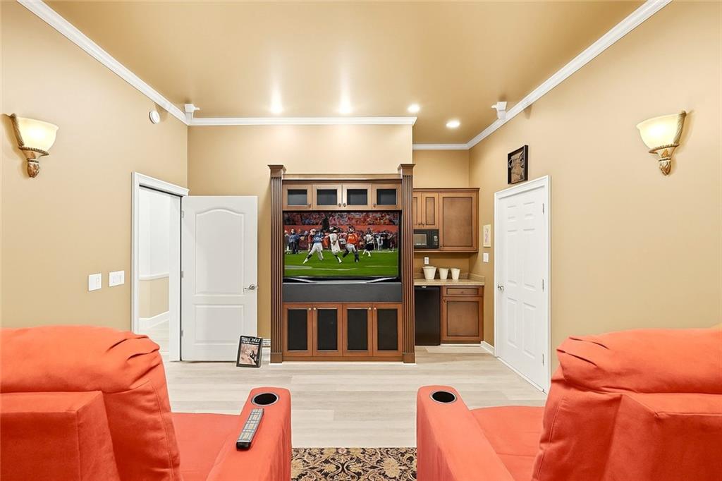 Chatsworth - Residential