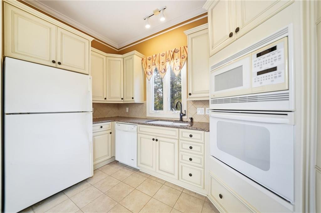 Chatsworth - Residential