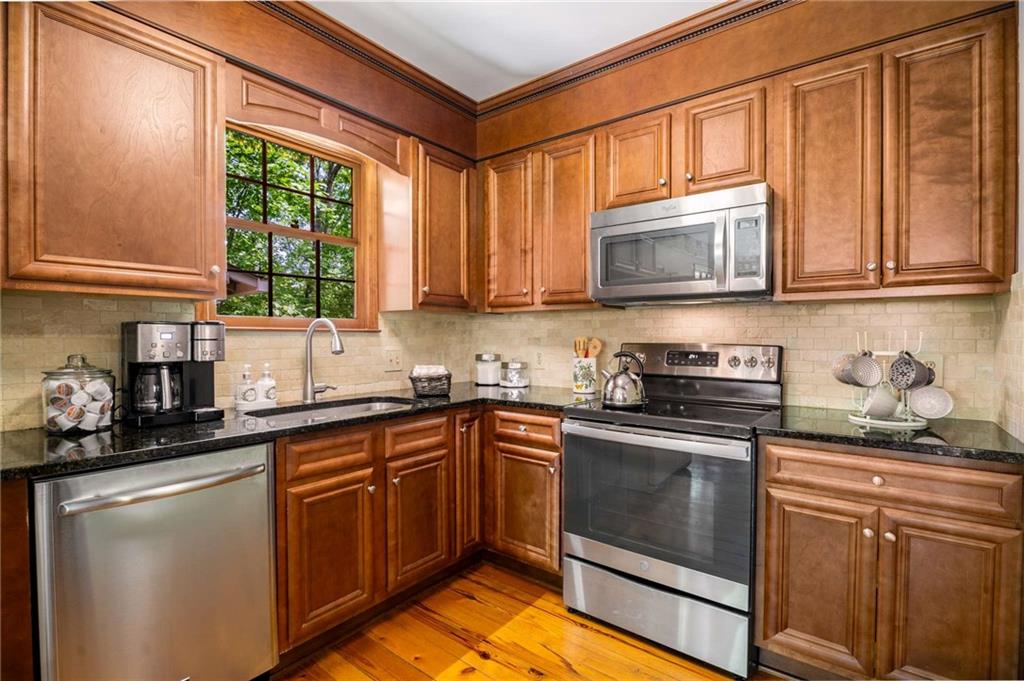 258 Lancaster Circle, Marietta, Georgia image 3
